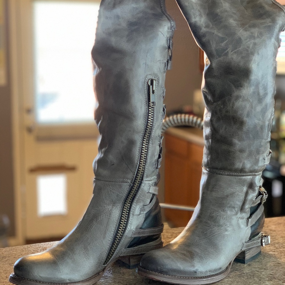 Freebird Waterford stone size 8 BNIB